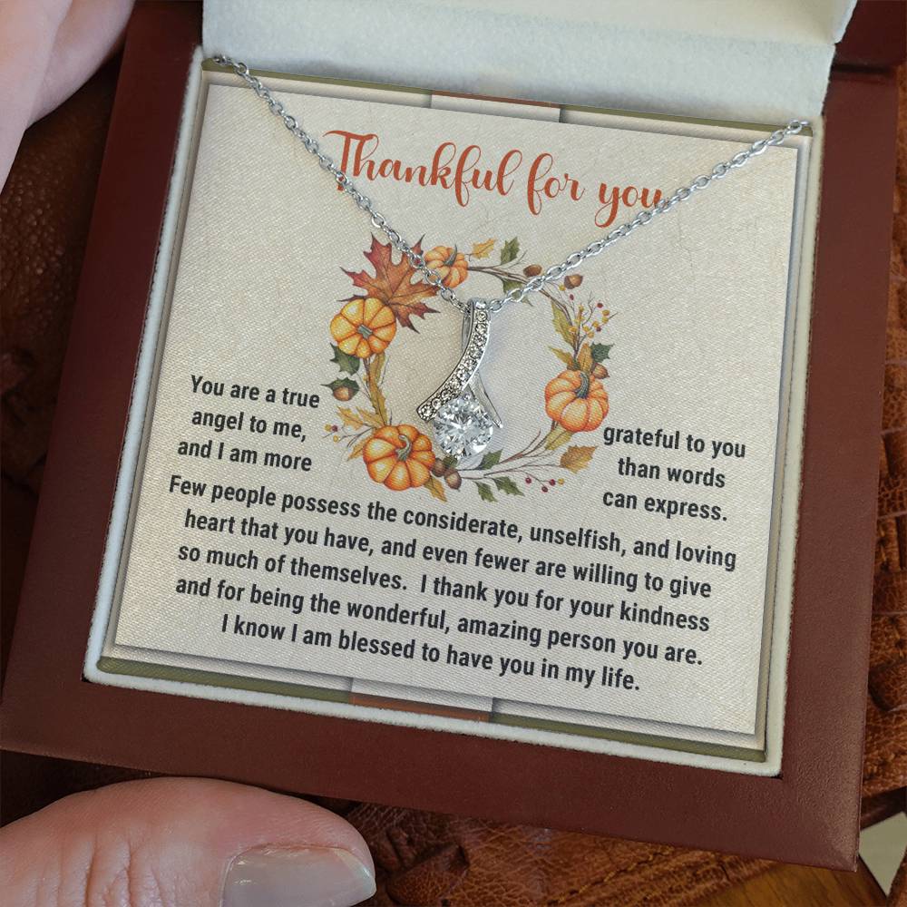 Thanksgiving The Wonderful Alluring Beauty Necklace